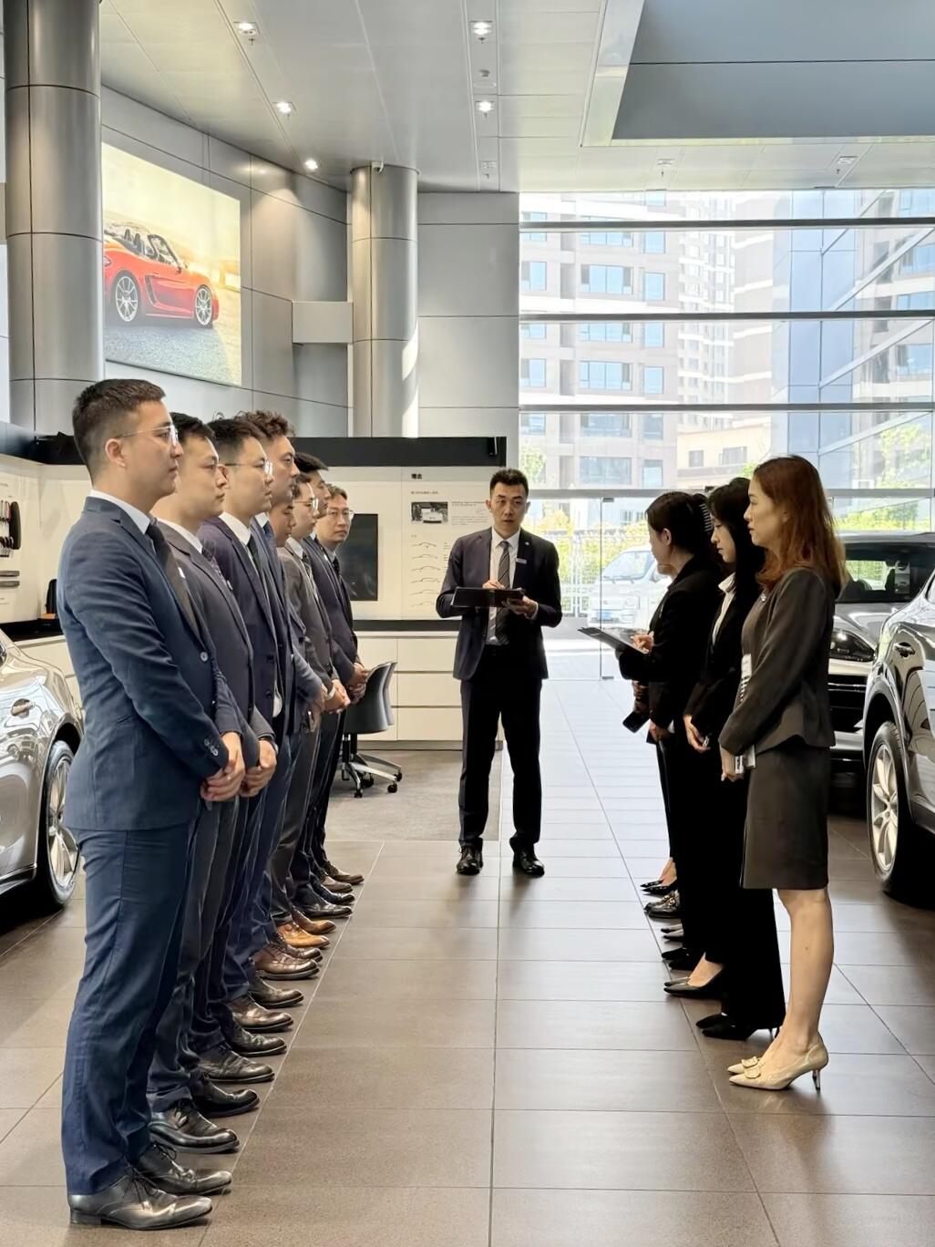保時(shí)捷汽車銷售晨會816